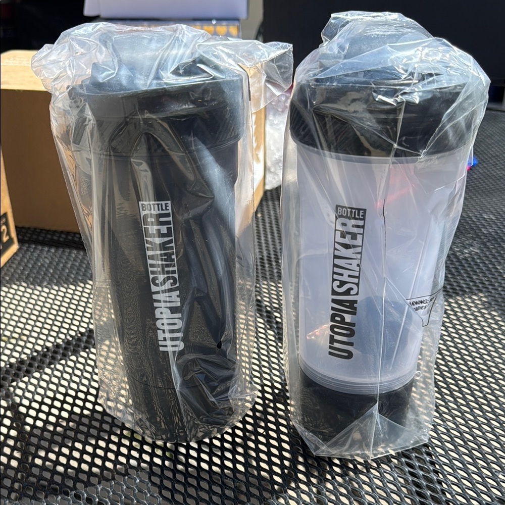 Utopia Shaker Bottle Set in Black and Clear